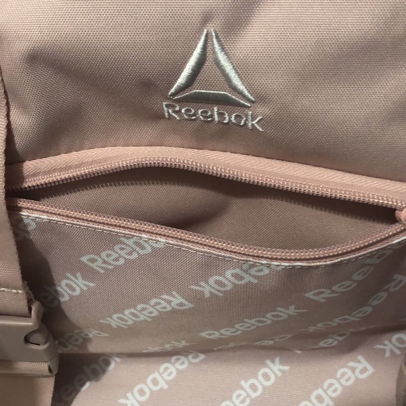 Reebok Axle Tote Bag 14” x 22” x 7” Water Resistant Multipocket Straps Pale Pink - Picture 3 of 14